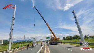 Salico sản xuất và lắp đặt giá long môn cho cao tốc Vĩnh Hảo Phan Thiết
